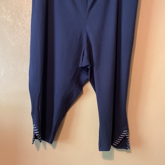Catherine’s Suprema Collection size 6X navy stretchy Capris striped slits - Picture 2 of 5